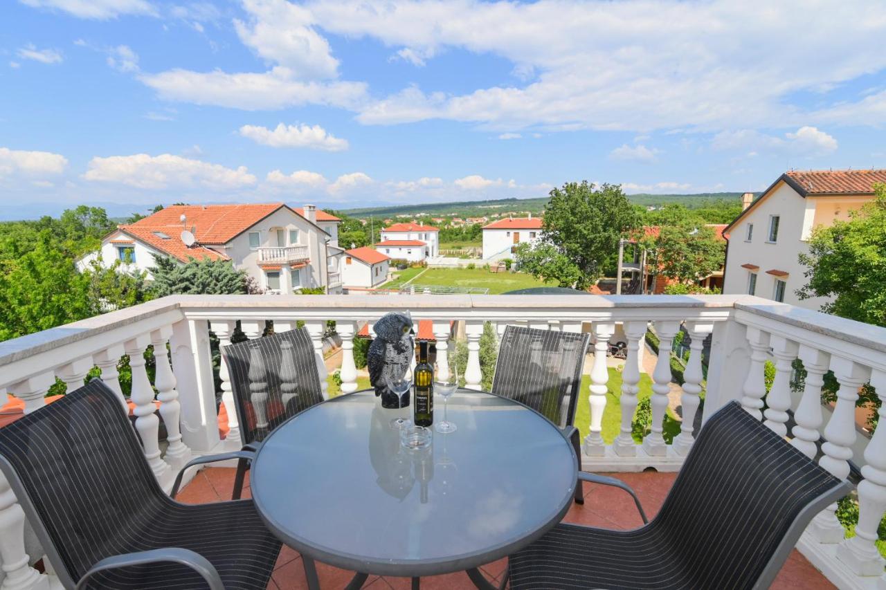 Apartments Basic Sveti Anton 88 Malinska Eksteriør bilde