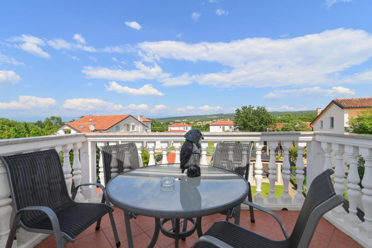 Apartments Basic Sveti Anton 88 Malinska Eksteriør bilde