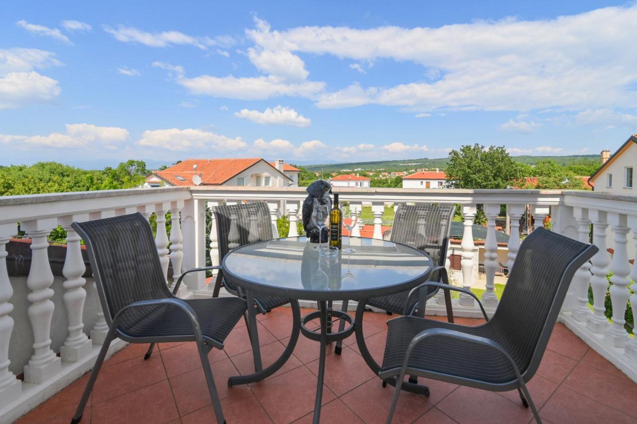 Apartments Basic Sveti Anton 88 Malinska Eksteriør bilde
