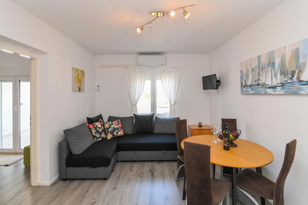 Apartments Basic Sveti Anton 88 Malinska Eksteriør bilde