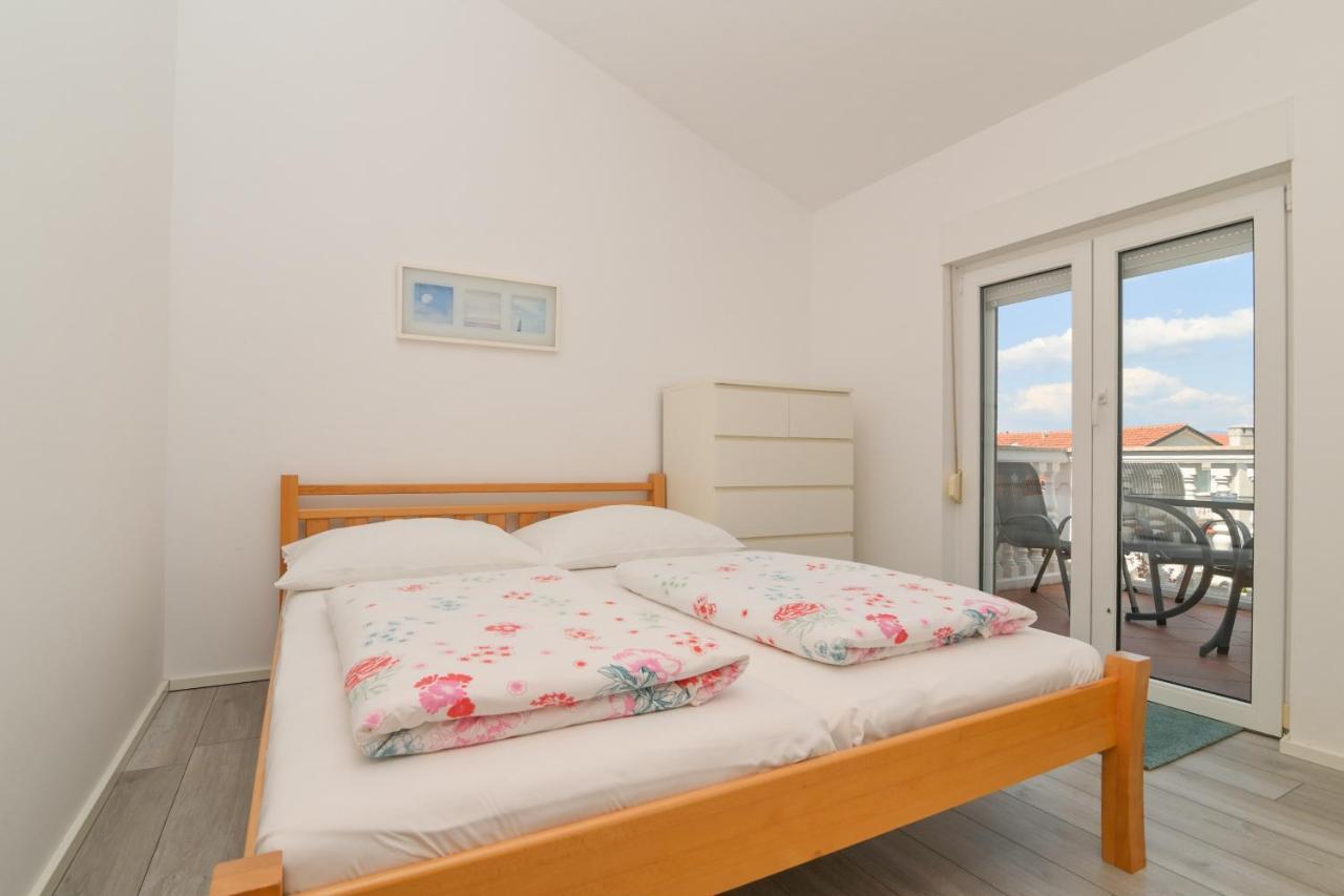 Apartments Basic Sveti Anton 88 Malinska Eksteriør bilde